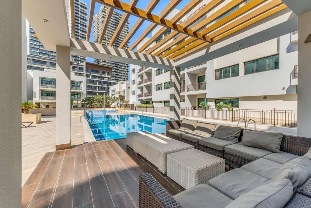 Waves - Comfortable 1br Getaway In Jvc With Park Views Apartment *