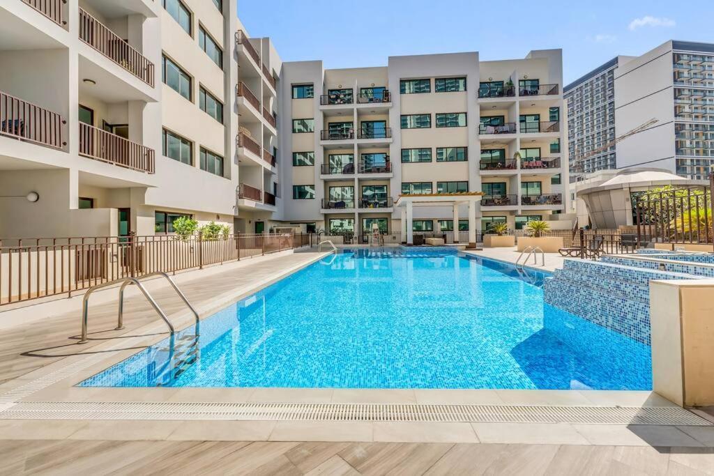 Apartment Waves - Comfortable 1br Getaway In Jvc With Park Views *